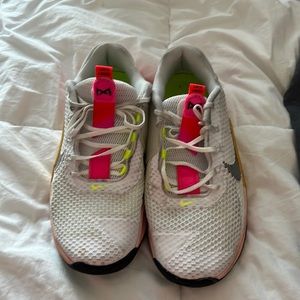 Nike metcon. Size 7. Lightly worn.